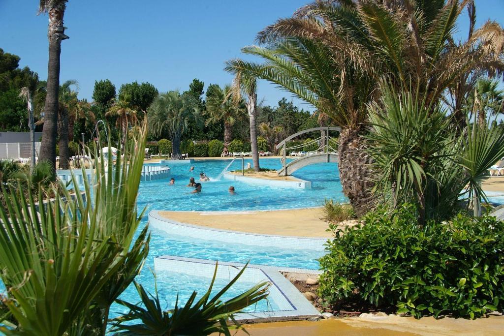 Camping Resort Les Champs Blancs Agde Exterior foto