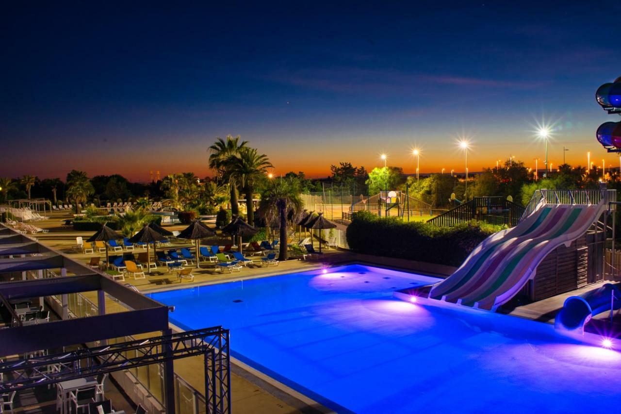 Camping Resort Les Champs Blancs Agde Exterior foto